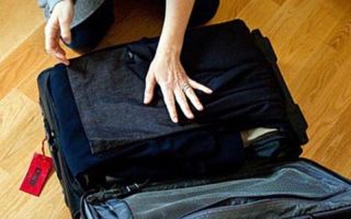 Wie man Jeans kompakt rollt, Hosen faltet und Winterhosen packt