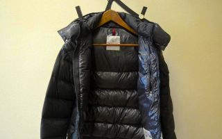Wie man einen Parka in einer Waschmaschine und von Hand wäscht