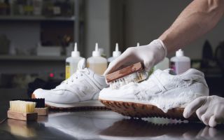 Wie man weiße Turnschuhe und Turnschuhe wäscht