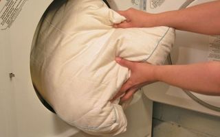 So waschen Sie ein Polsterpolyester: von Hand und in der Waschmaschine